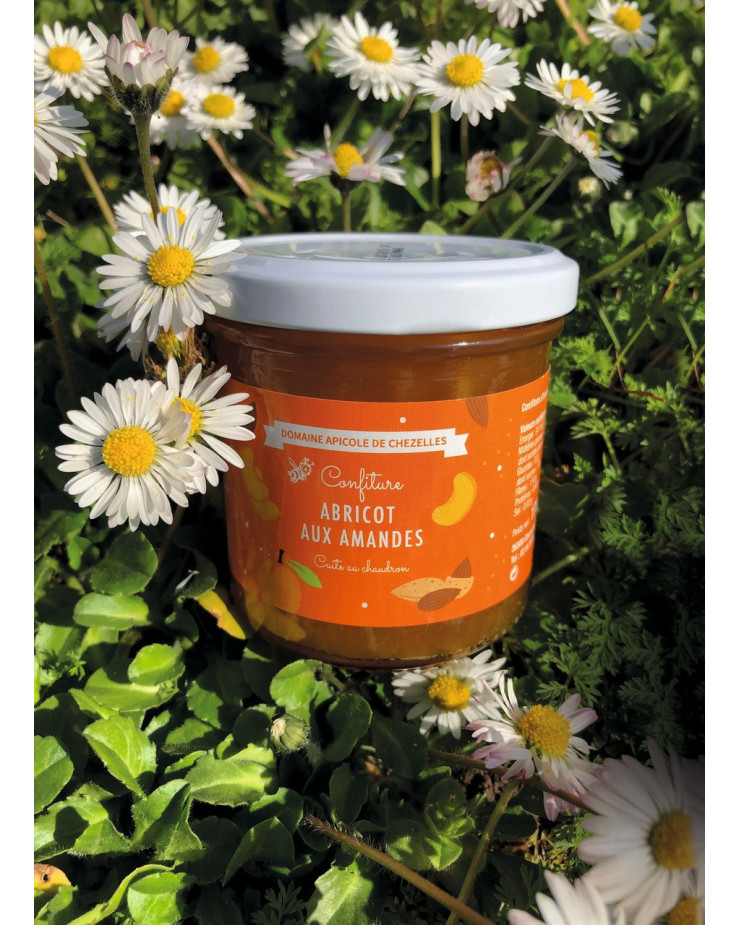 Une confiture abricot aux amandes