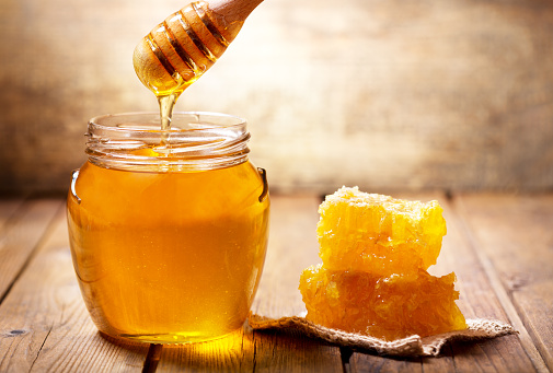 5 astuces pour reconnaître un miel pur avec le Domaine Apicole Chezelles