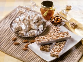 Media Name: Nougat blanc en bouchées